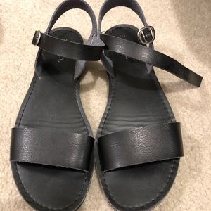 Merona black sandals